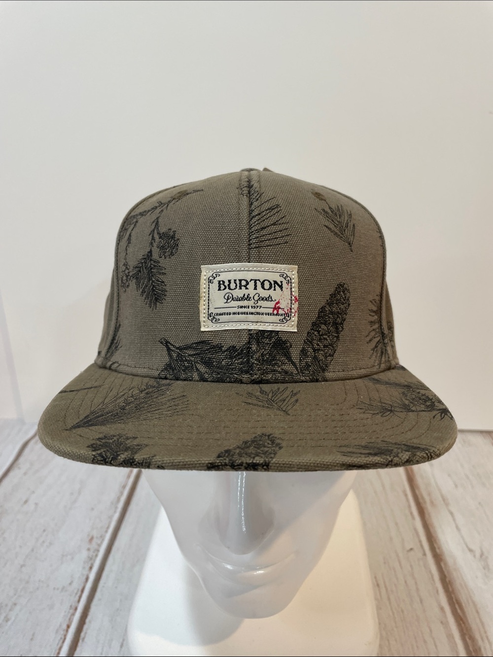 NWT Burton Adult Snapback Cap MB Riggs Olive Green Pinecone Print Hat Flat Brim
